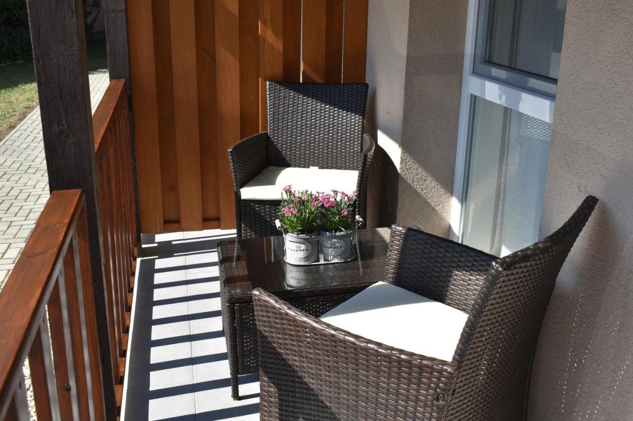 Livia Apartman Heviz Exterior photo